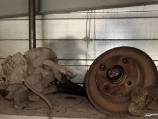 Für VW Käfer ab Baujahr 1965 zwei gebrauchte Achsschenkel für Scheibenbremsen